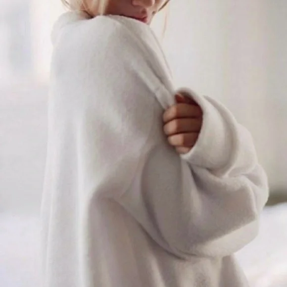 SALE‼️ NWT Daydream Nation Oversized Super Soft And Cute Sweatshirt - Picture 3 of 13